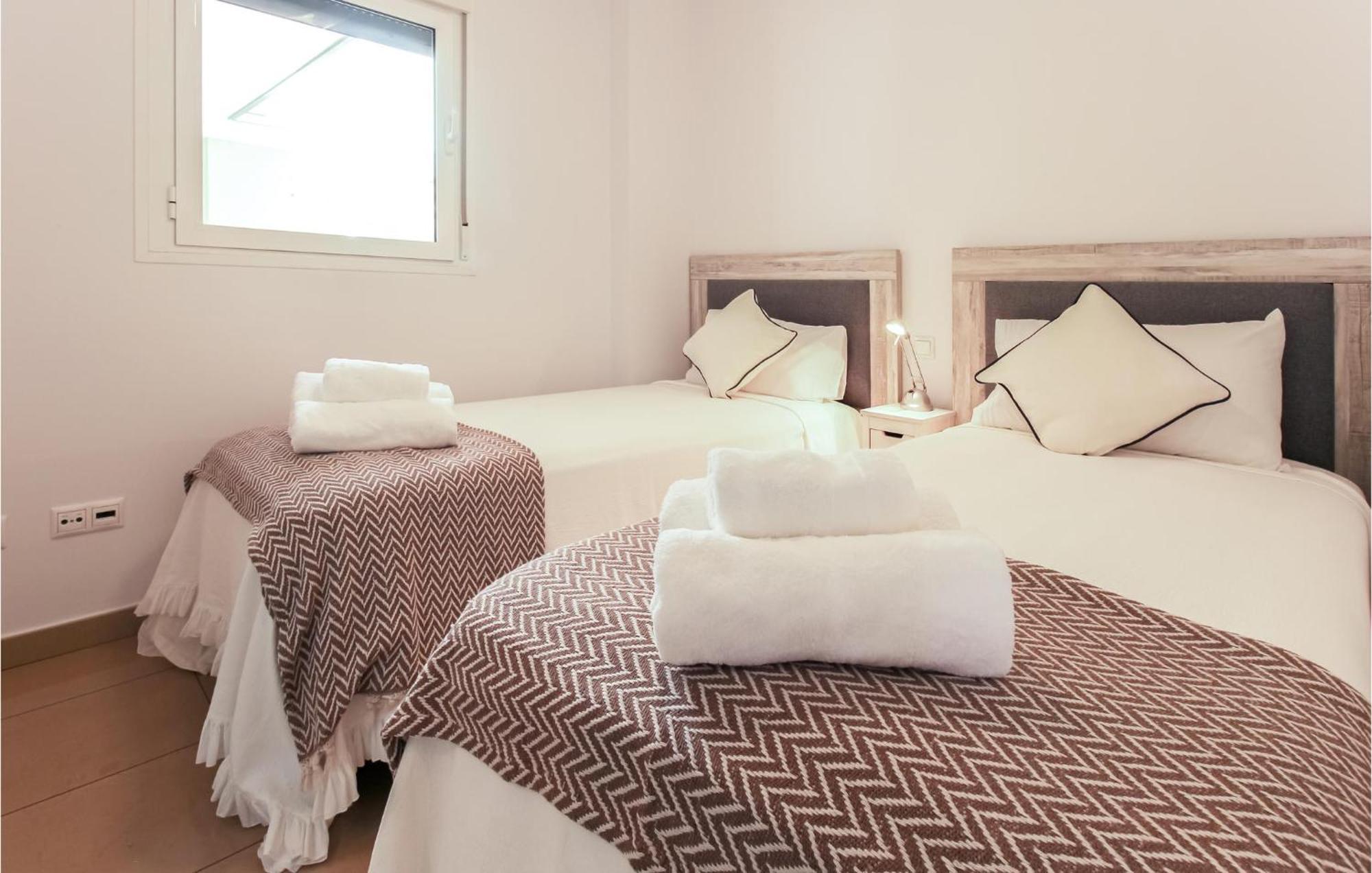 Awesome Apartment In Orihuela With Kitchen Playa Flamenca Εξωτερικό φωτογραφία